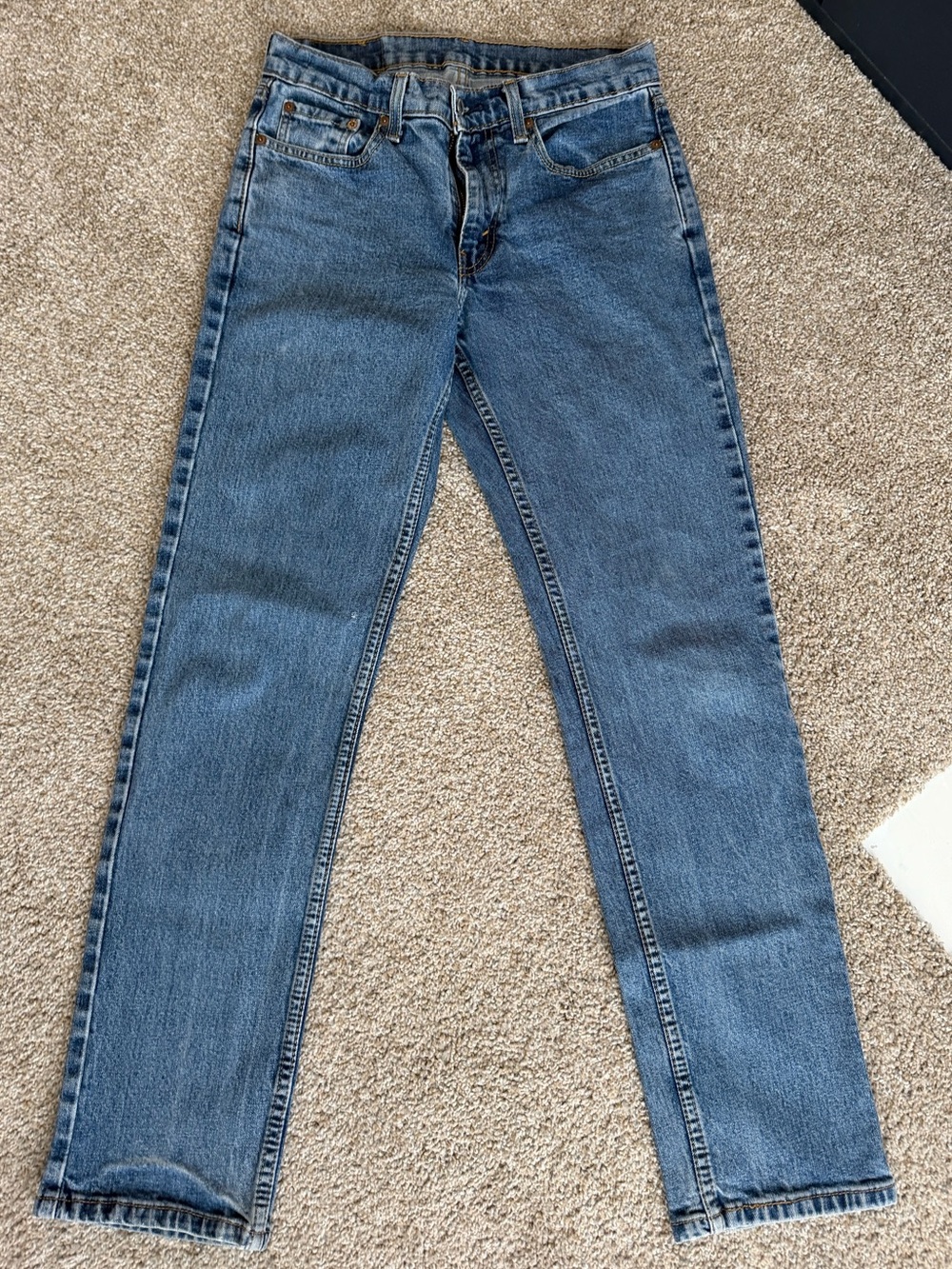 Levi's Low-rise Straight-Leg Jeans in Medium Blue Wash